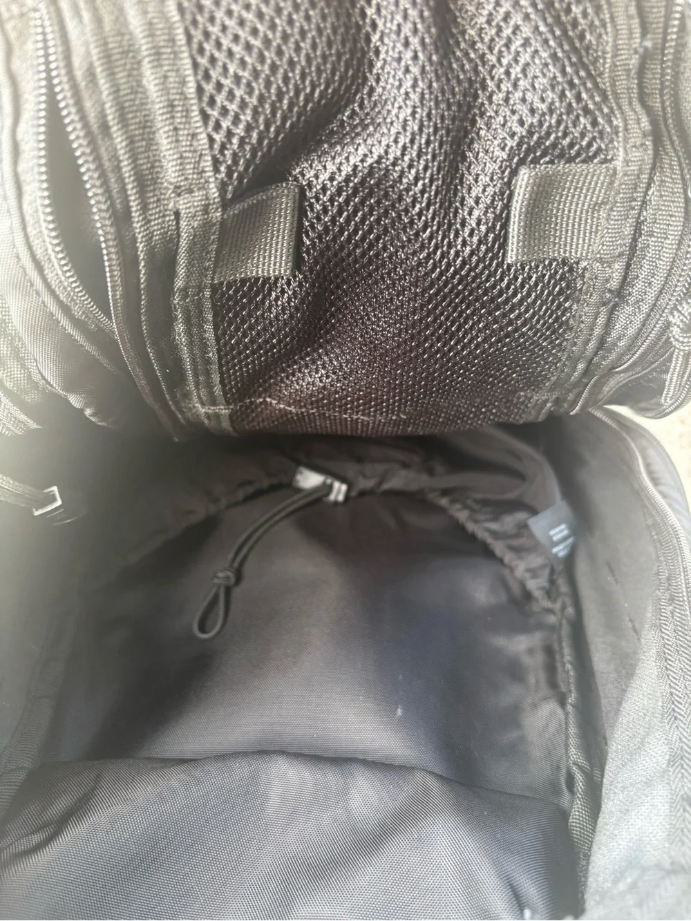 5.11 Tactical MOAB 10 sling bag features durable, water-resistant 1050D nylon - Picture 4 of 4